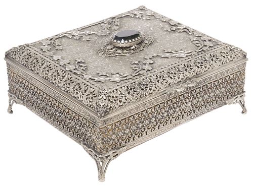 DECORATIVE SILVERED METAL JEWELRY