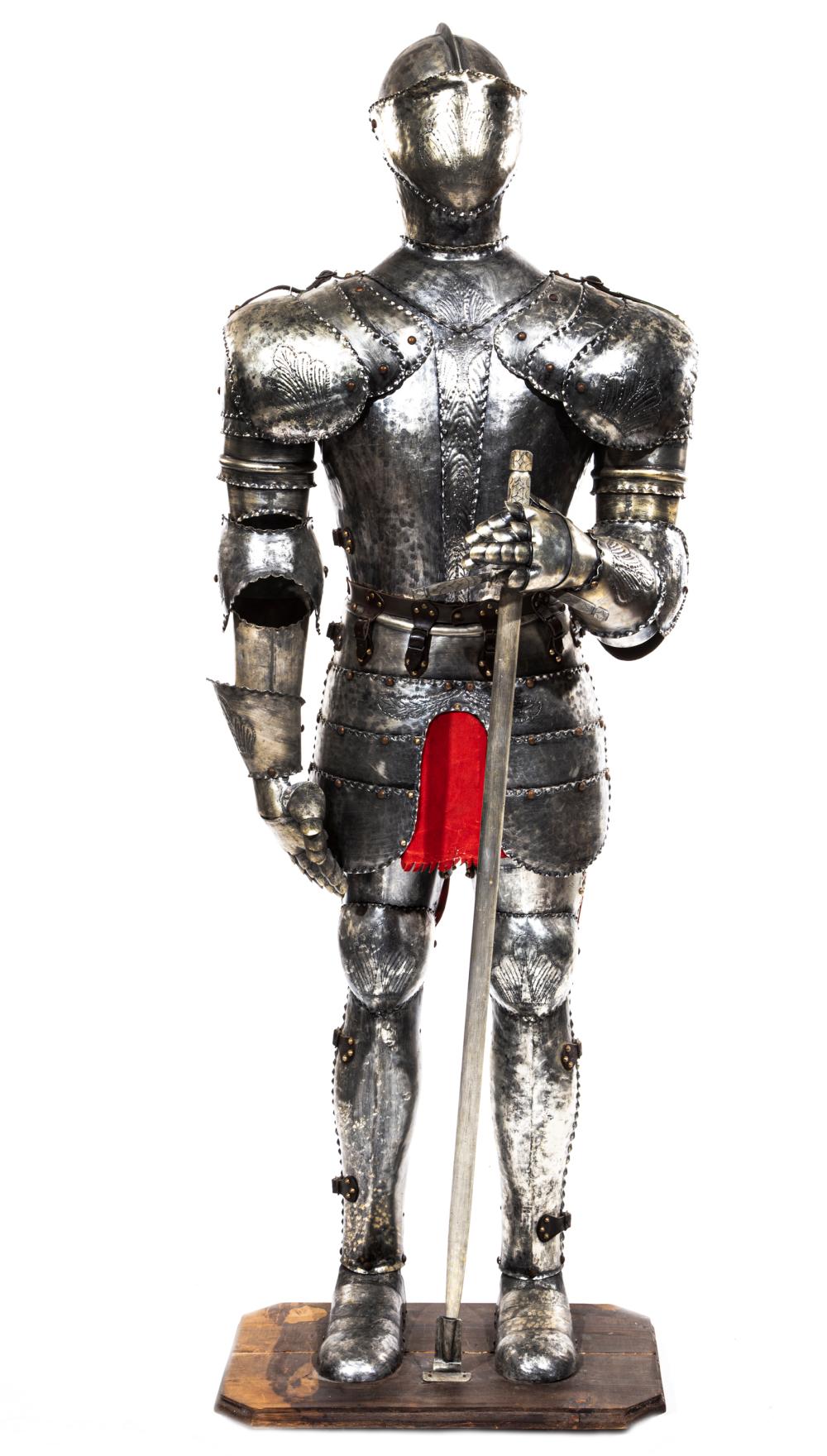 DECORATIVE SUIT OF