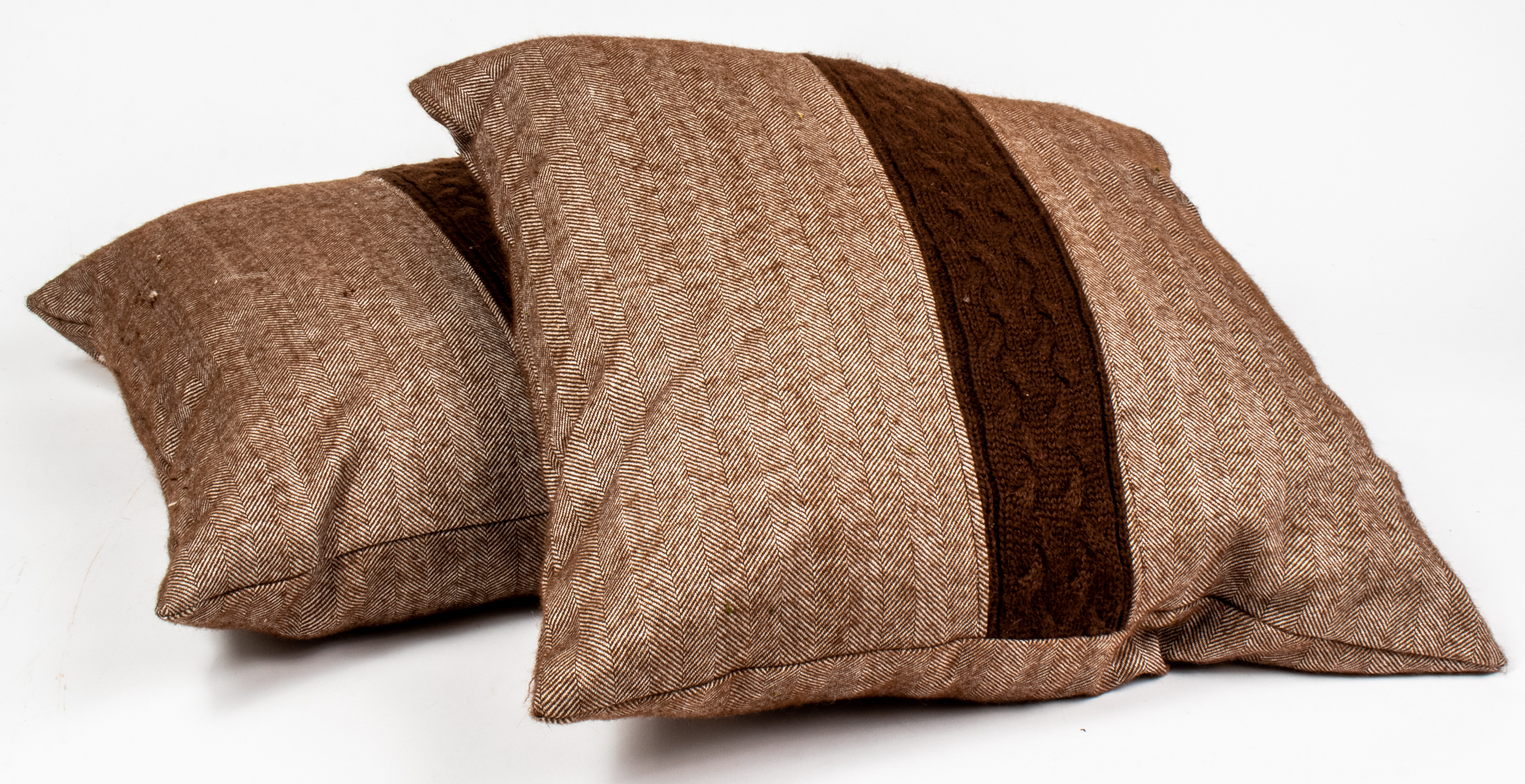 DECORATIVE THROW PILLOWS, PAIR Pair
