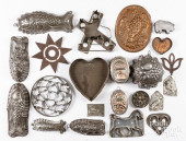 DECORATIVE TIN AND METALWARE<b