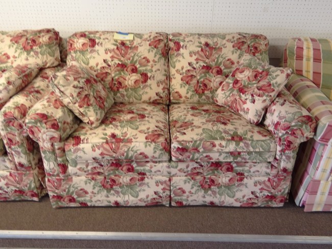 Decorative upholstered love