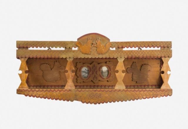 DECORATIVE WOODEN SHELF, QUEBEC,