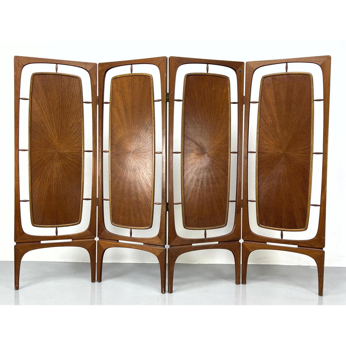 Decorator Reversible 4 Section