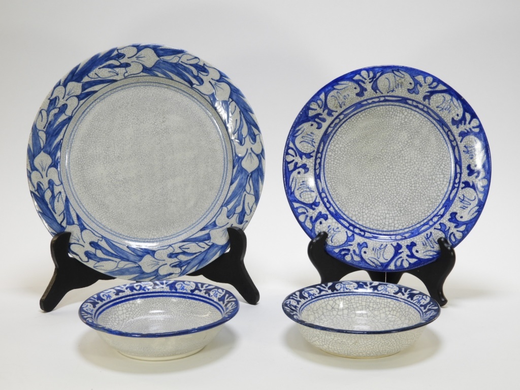 DEDHAM POTTERY RABBIT IRIS PLATE
