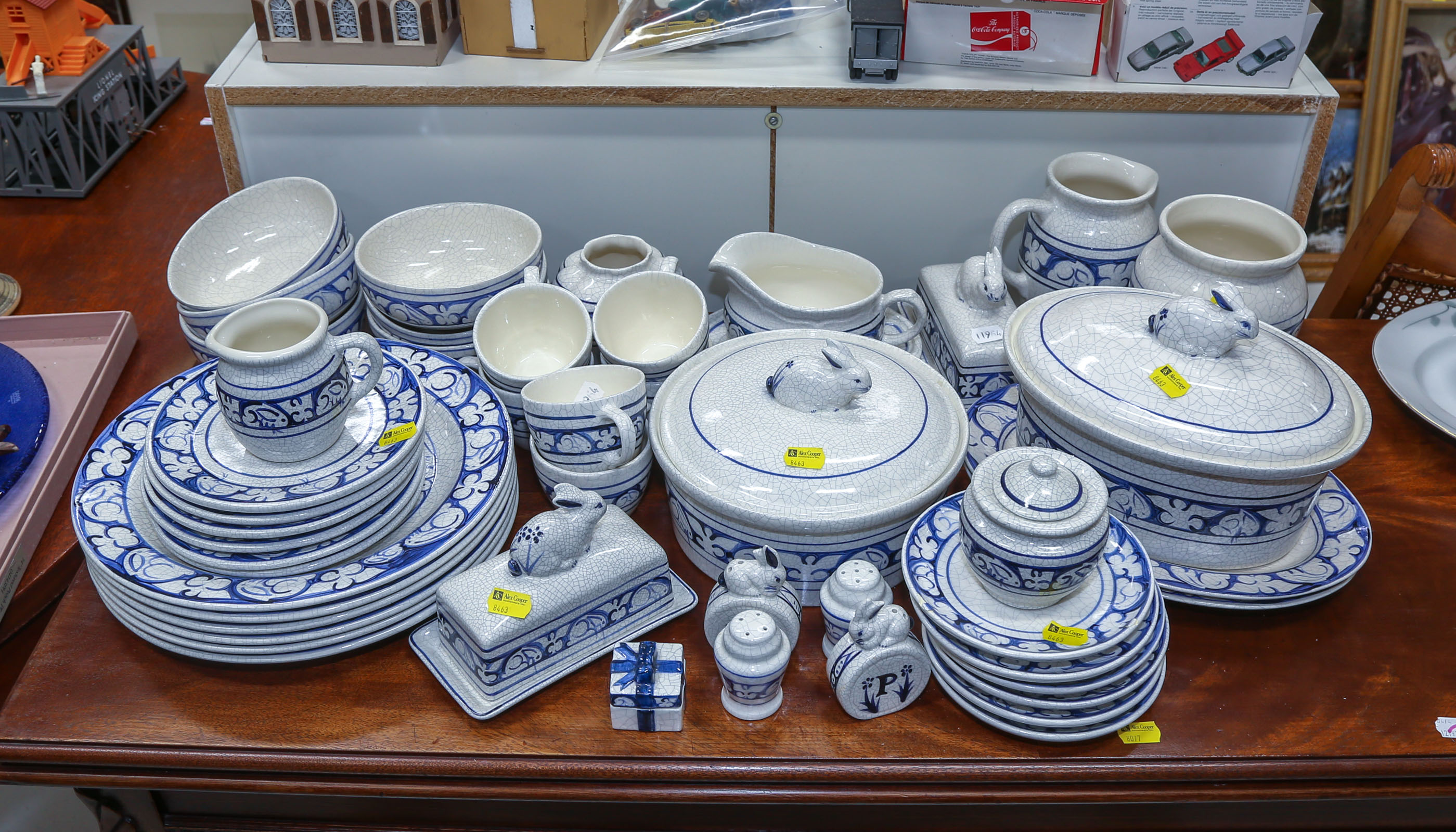 DEDHAM STYLE PARTIAL DINNER SERVICE