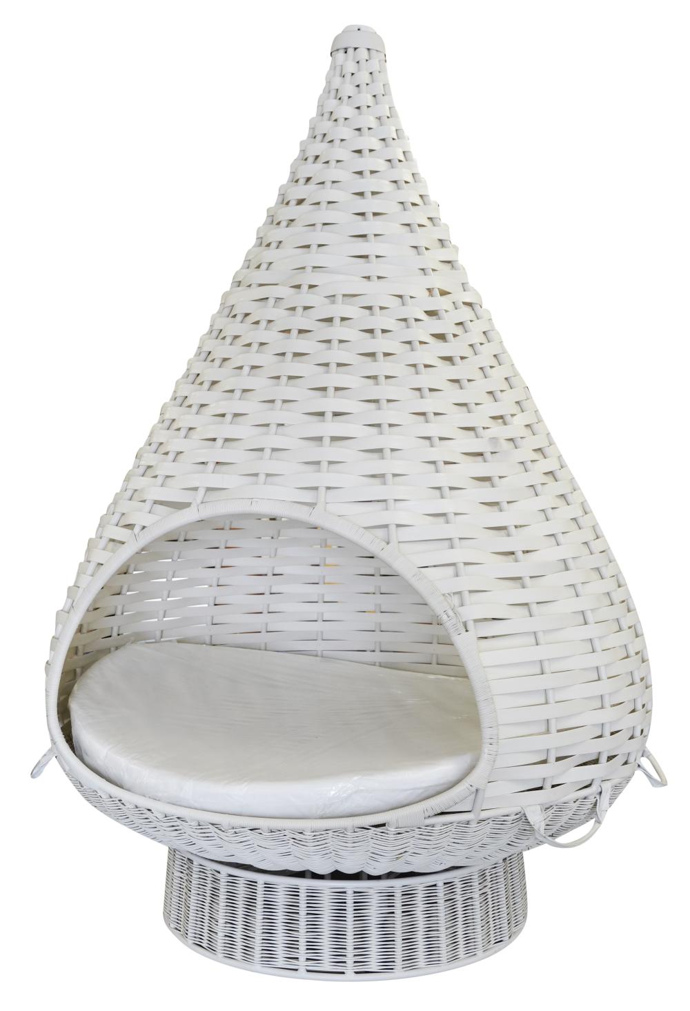 DEDON WHITE-PAINTED WICKER LOUNGE
