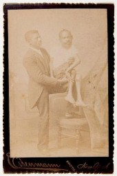 DEFORMED MAN SIDESHOW CABINET