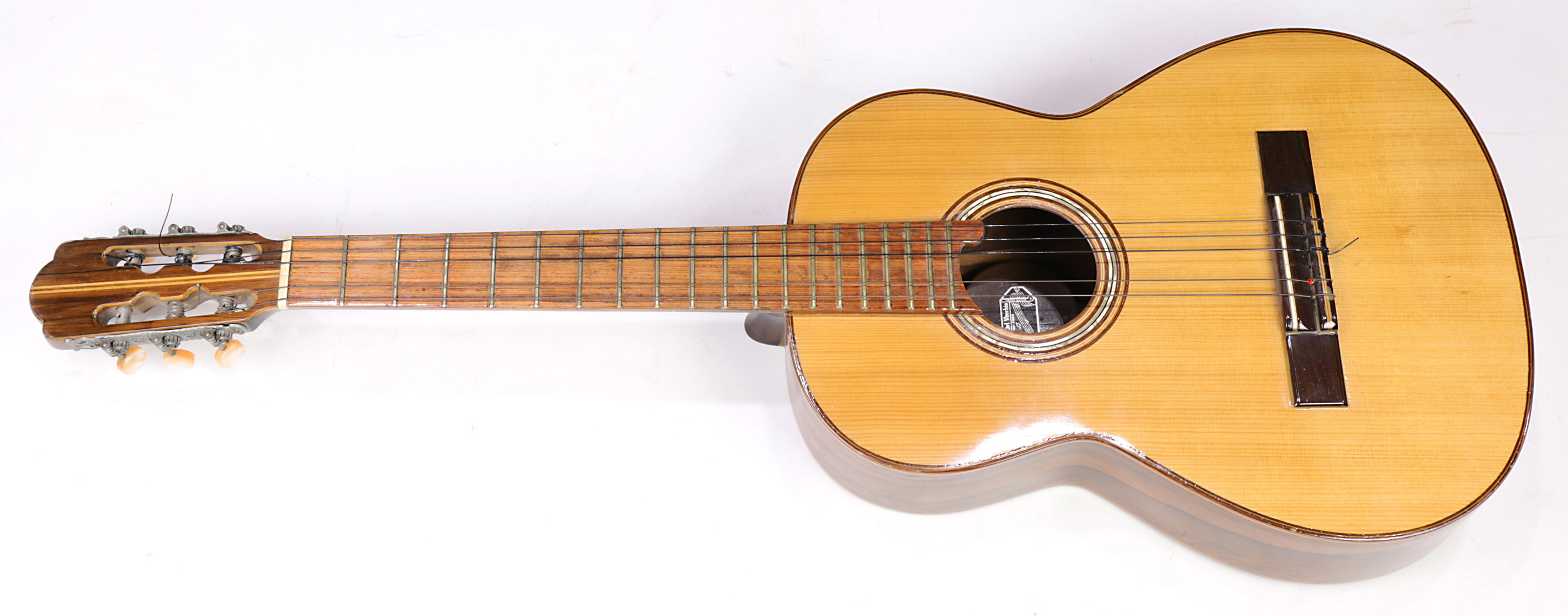 DEL VECCHIO ACOUSTIC RESONATOR