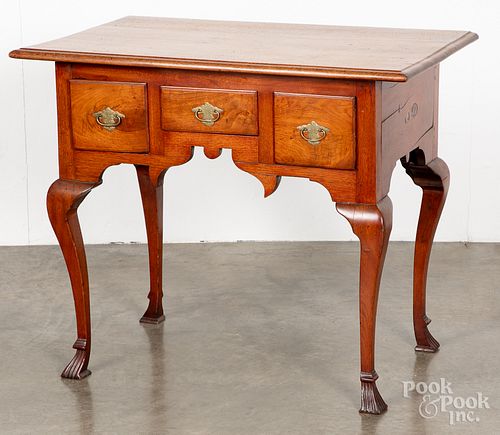 DELAWARE VALLEY QUEEN ANNE WALNUT