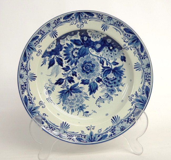 Delft 12'' Diameter charger.