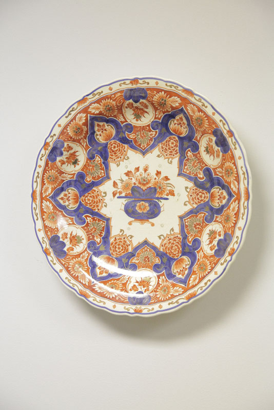 DELFT CHARGER. Impressive Delftware