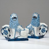 Delft Lions With Shields Engli