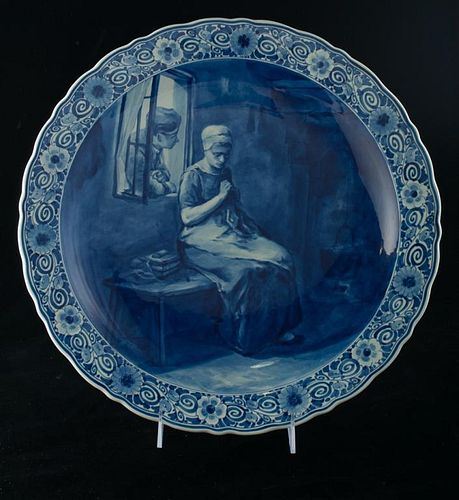 DELFT PORCELAIN CHARGERDepicting
