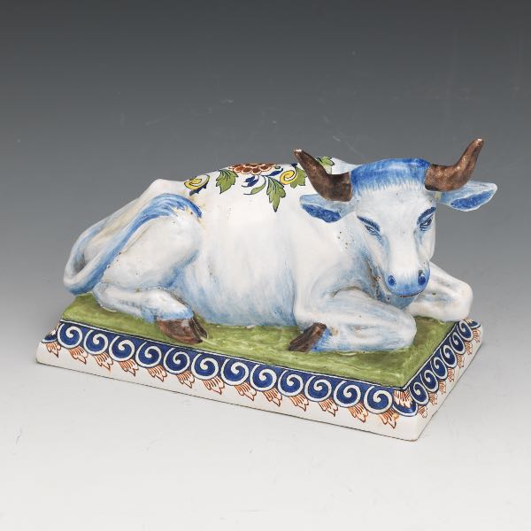 DELFT PORCELAIN COW 6" x 9" x 5"