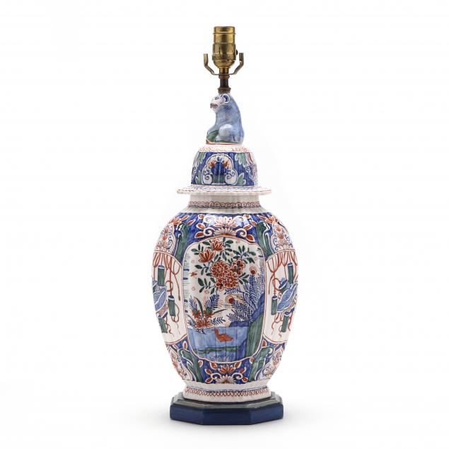 DELFT STYLE COVERED VASE, ATT: EDME