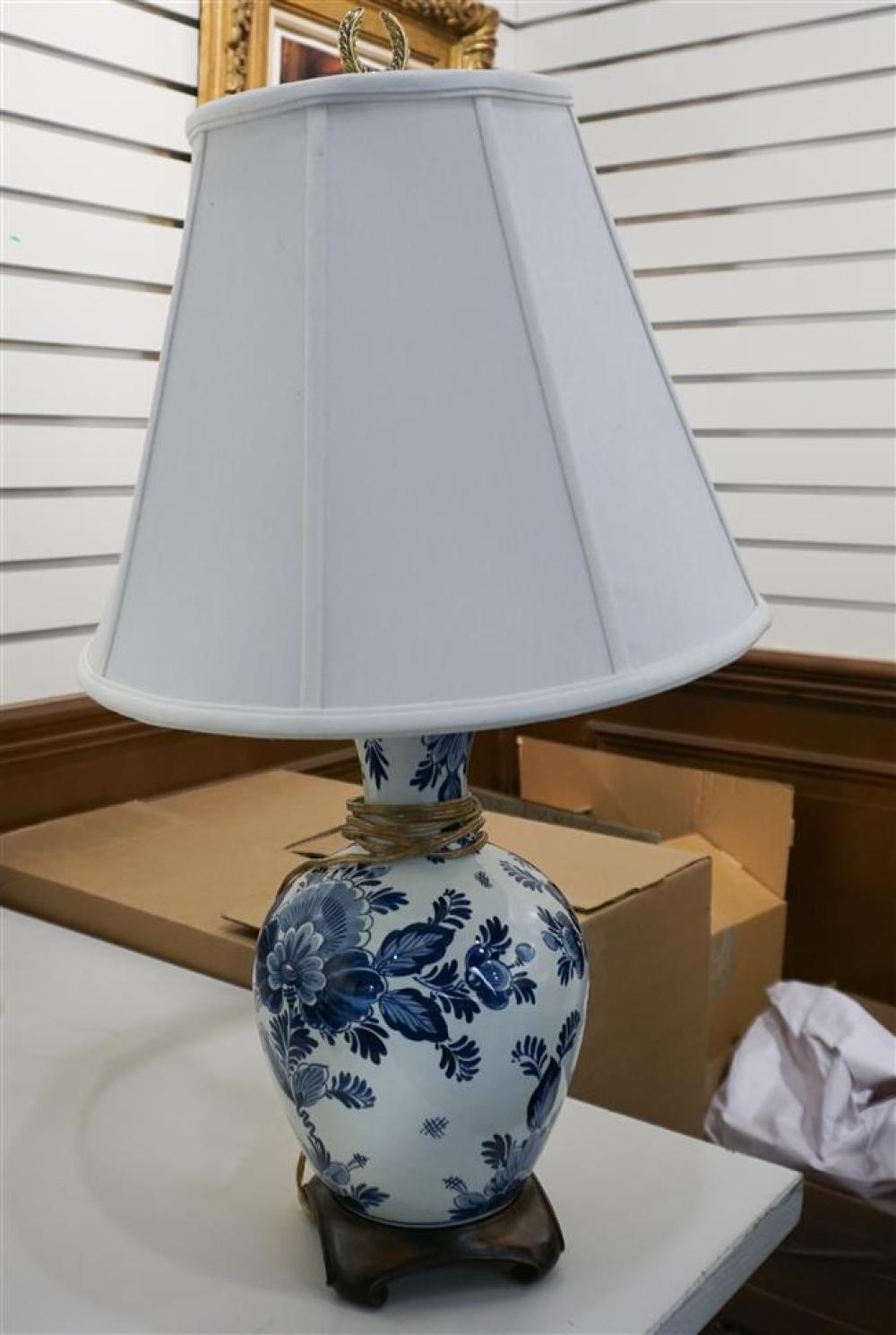 DELFT TYPE BLUE AND WHITE PORCELAIN