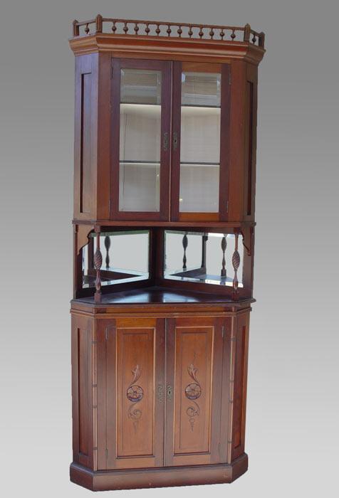 DELICATE VICTORIAN EASTLAKE STYLE