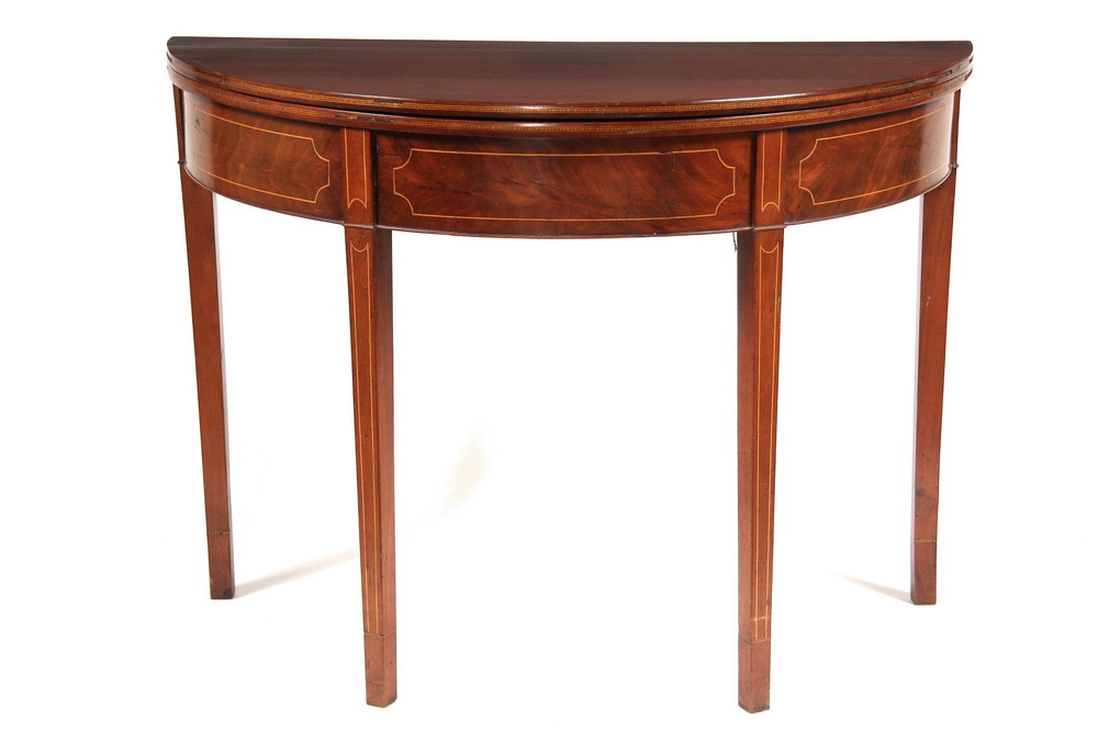 DEMILUNE TABLE - English