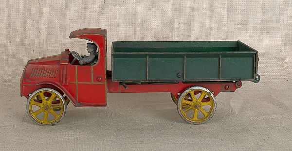 Dent cast iron dump truck toy 15"