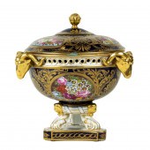 DERBY STYLE PORCELAIN POTPOURR