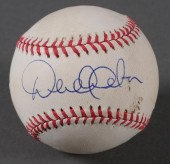 DEREK JETER SIGNED BASEBALLNo