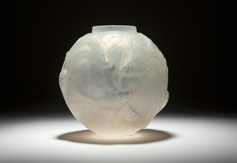 Designed 1924 engraved ''R. Lalique