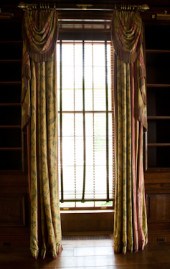 DESIGNED BY DAVID EASTON SILK