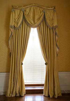 DESIGNED BY DAVID EASTON TWO