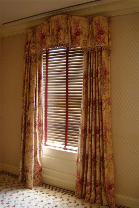 DESIGNED BY DAVID EASTON YELLOW