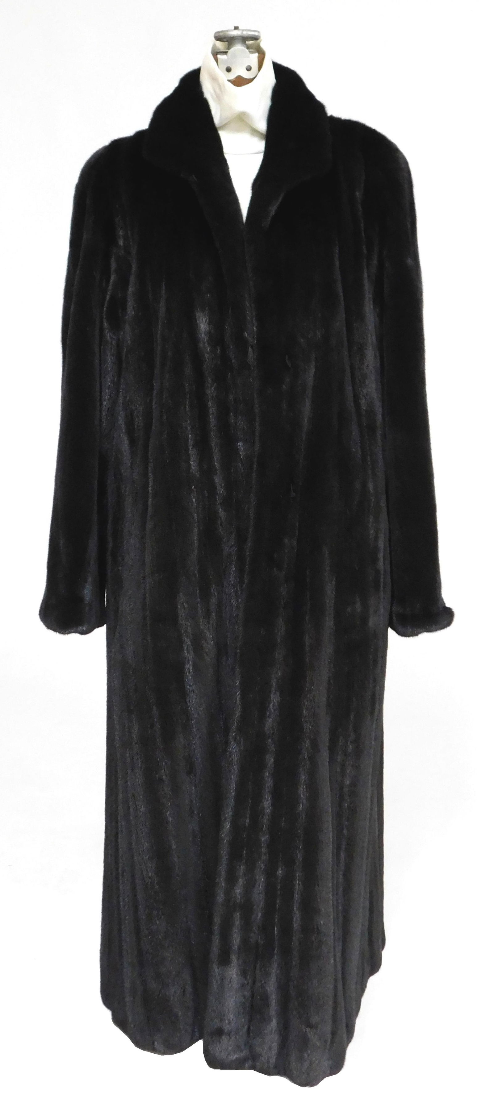 DESIGNER: FULL LENGTH BLACKGLAMA