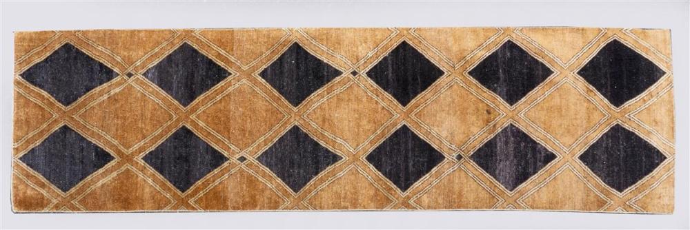 DESIGNER MADELINE WEINRIB BOLD