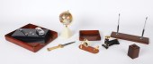 Desk and decorator items to in