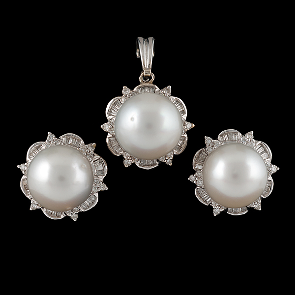 Diamond and Pearl Earring and