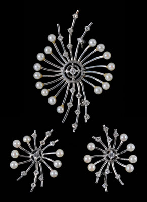 Diamond and pearl jewelry suite: