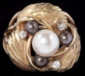 Diamond and Pearl Ringcenterin