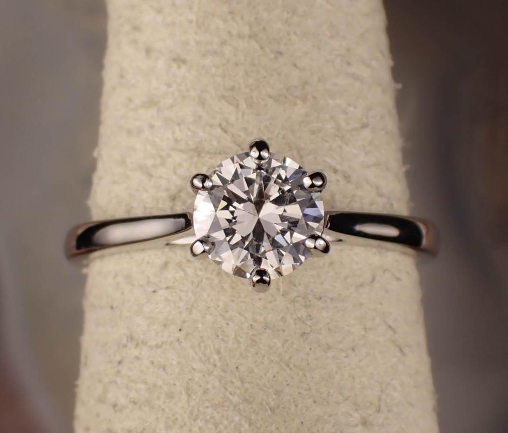DIAMOND AND PLATINUM SOLITAIRE