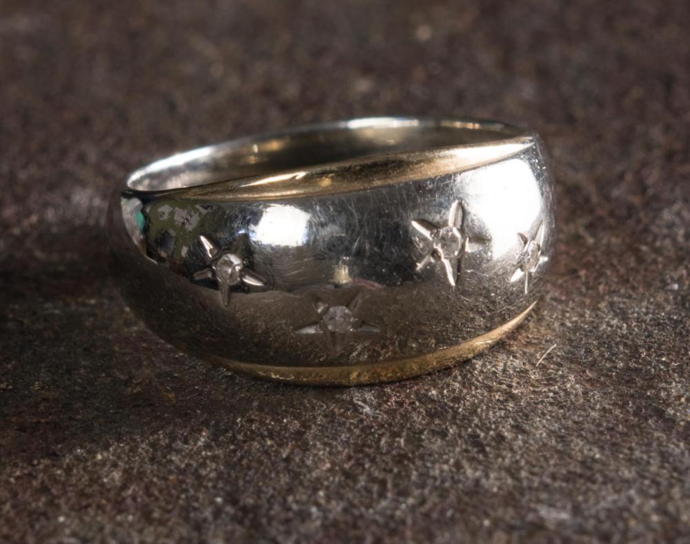 DIAMOND AND STAR ENGRAVED