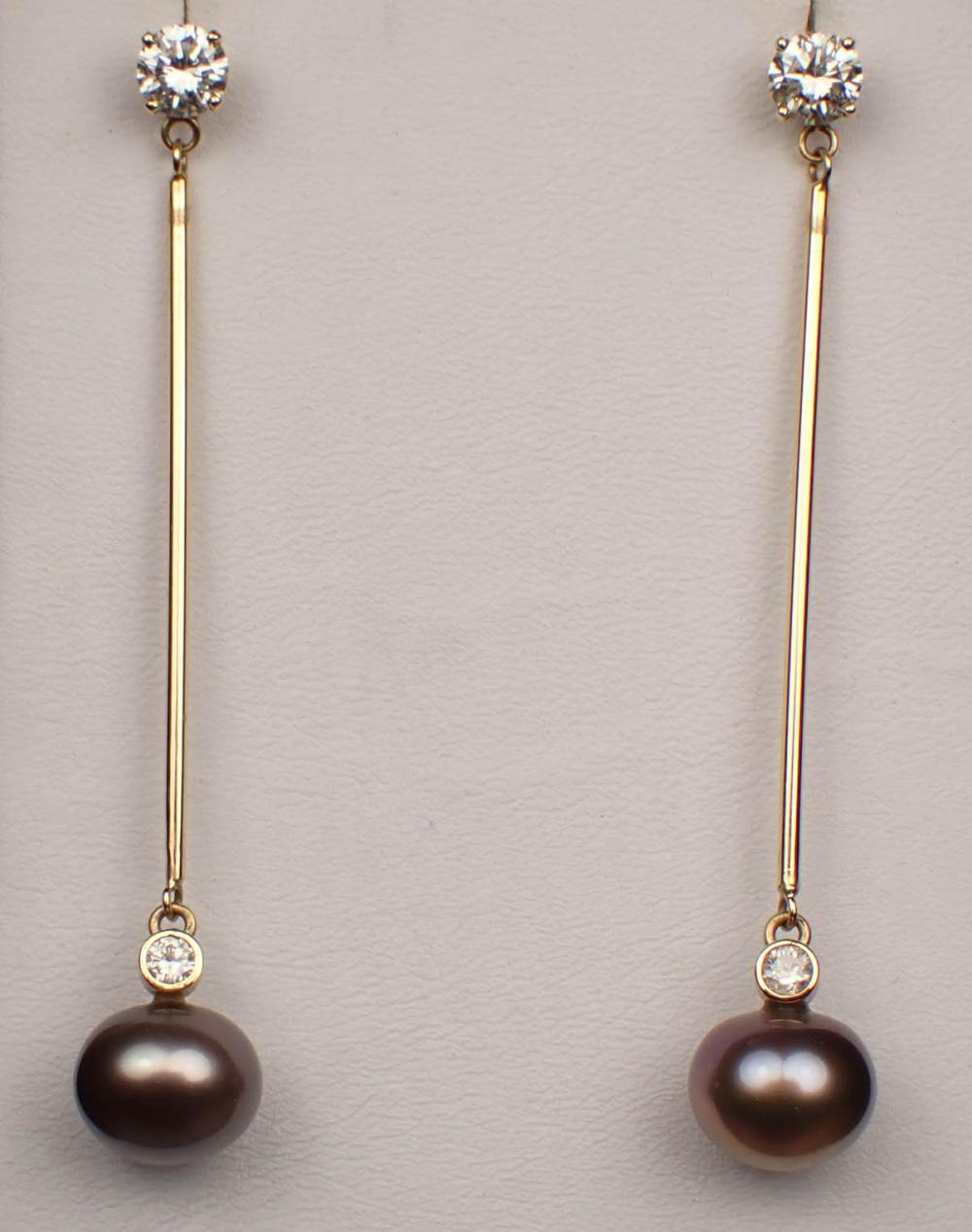 DIAMOND AND TAHITIAN BUTTON PEARL
