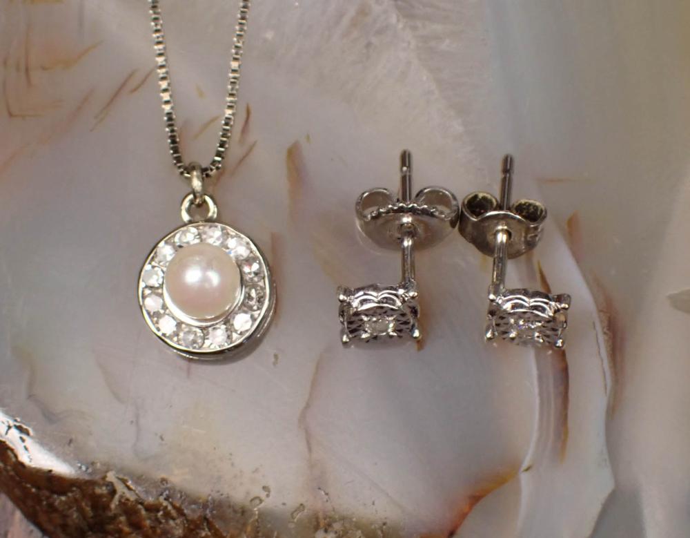 DIAMOND AND WHITE GOLD NECKLACE AND
