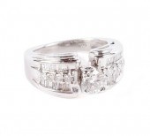 DIAMOND AND WHITE GOLD RINGDIA