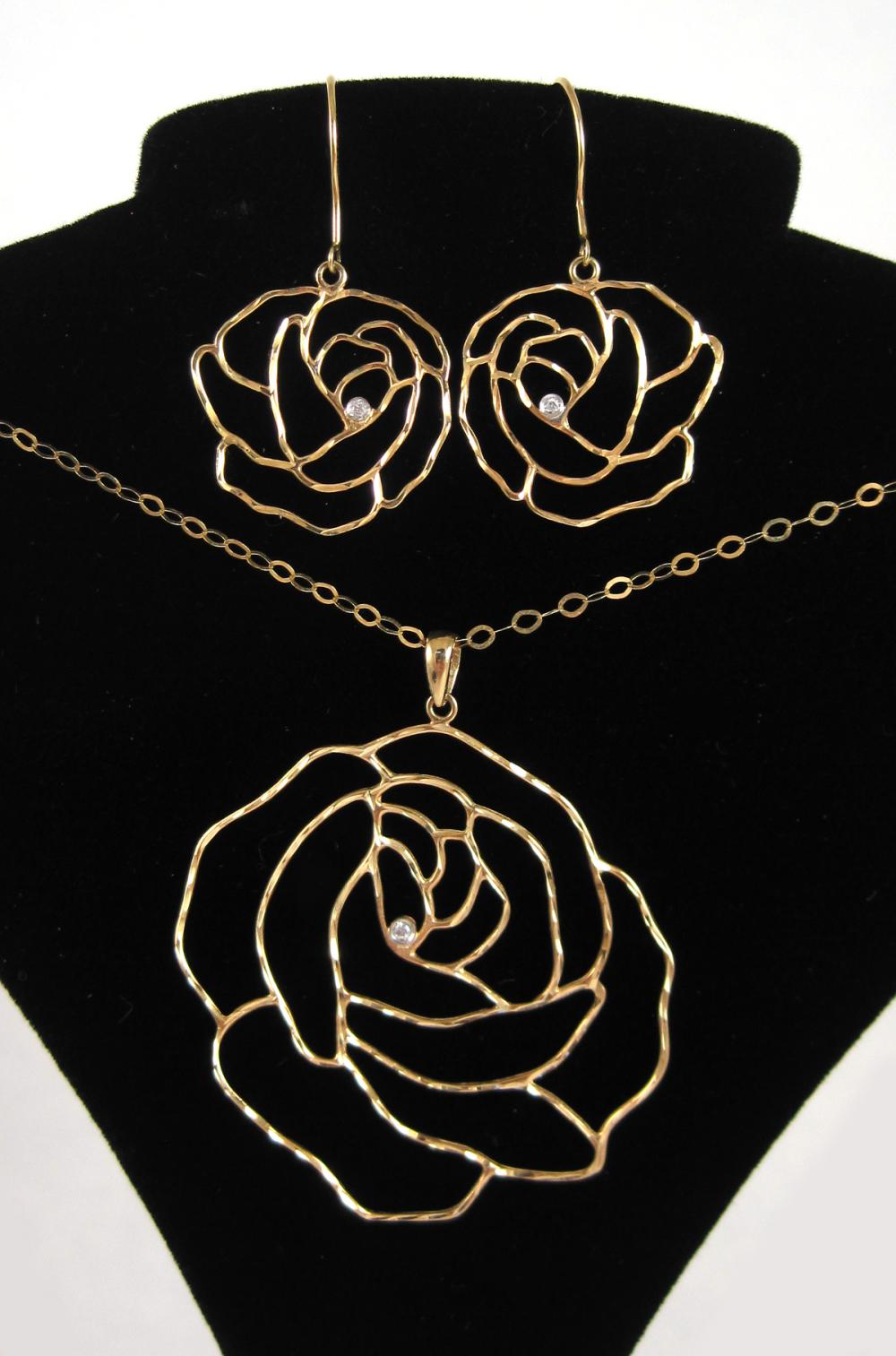 DIAMOND AND YELLOW GOLD NECKLACE