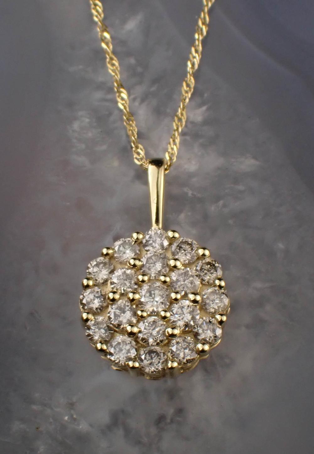 DIAMOND AND YELLOW GOLD PENDANT