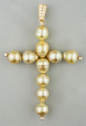 DIAMOND, BAROQUE PEARL CROSS P