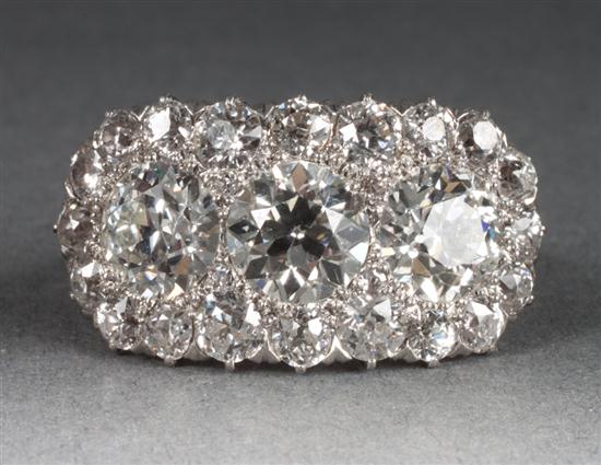 Diamond cluster ring center