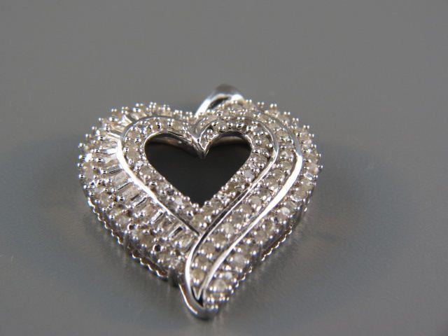 Diamond Heart Pendant round &