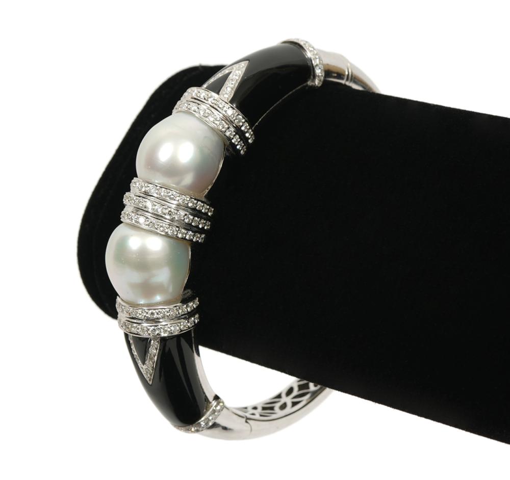 DIAMOND, ONYX & PEARL 18K WG BANGLE
