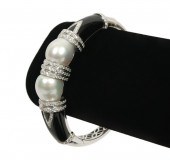 DIAMOND, ONYX & PEARL 18K WG B