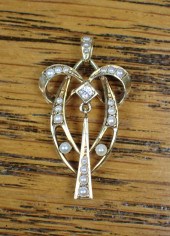 DIAMOND, PEARL AND GOLD LAVALI