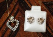 DIAMOND PENDANT NECKLACE AND E