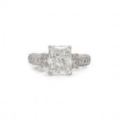 DIAMOND RING
Containing one cu